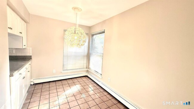 Building Photo - 16 Clemens Ct