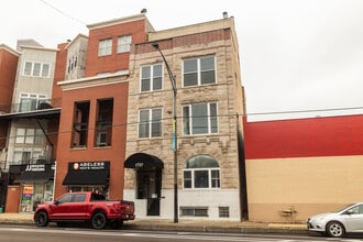 Building Photo - 1727 N Clybourn Ave