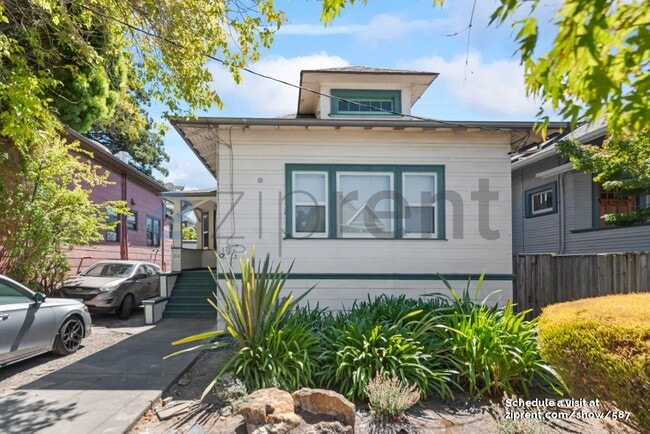 Building Photo - 2110 Essex St