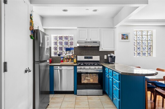 Foto del edificio - 83-71 116th St