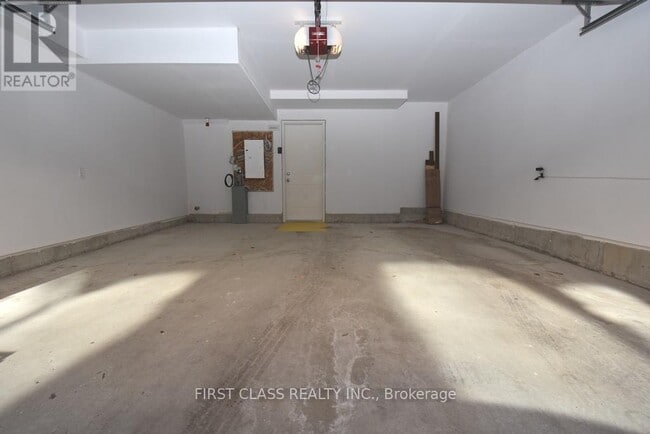 Building Photo - 24 Teasel Way