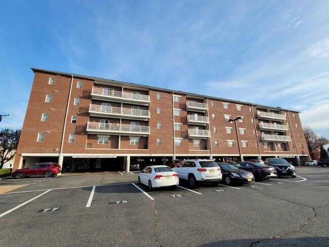 Rear Parking lot - 39 Union St