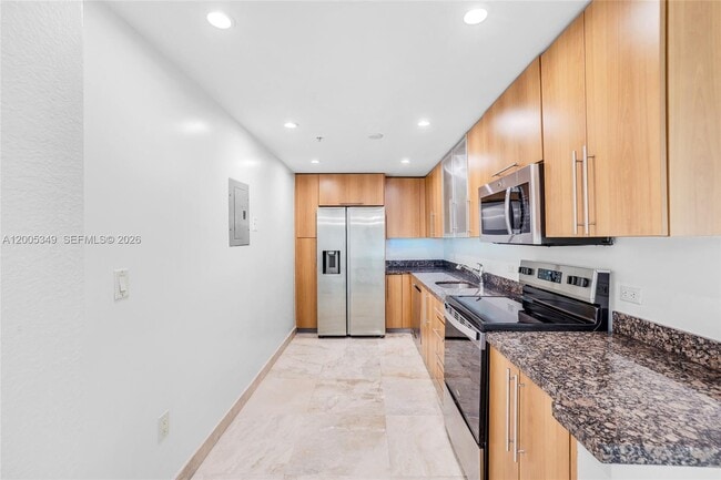 Foto del edificio - 7501 E Treasure Dr