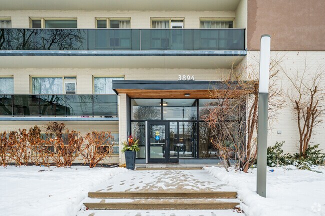 Entrée - 3894 Bathurst