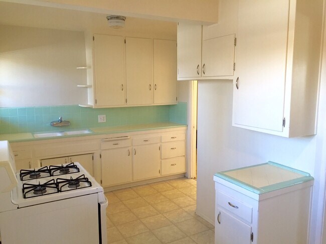 Foto del edificio - 917 W Huntington Dr