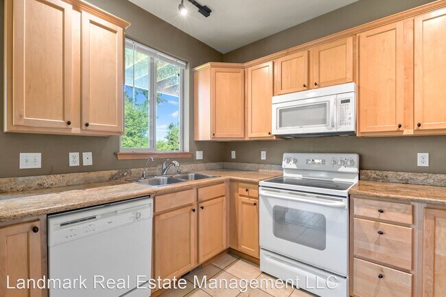 Foto del edificio - 3 br, 2.5 bath House - 2131 Yew Street