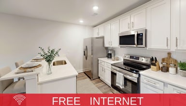 Building Photo - 204 Winding Chestnut Dr