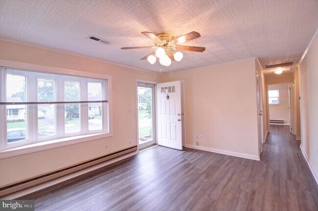 Building Photo - 477 Carrollton Dr