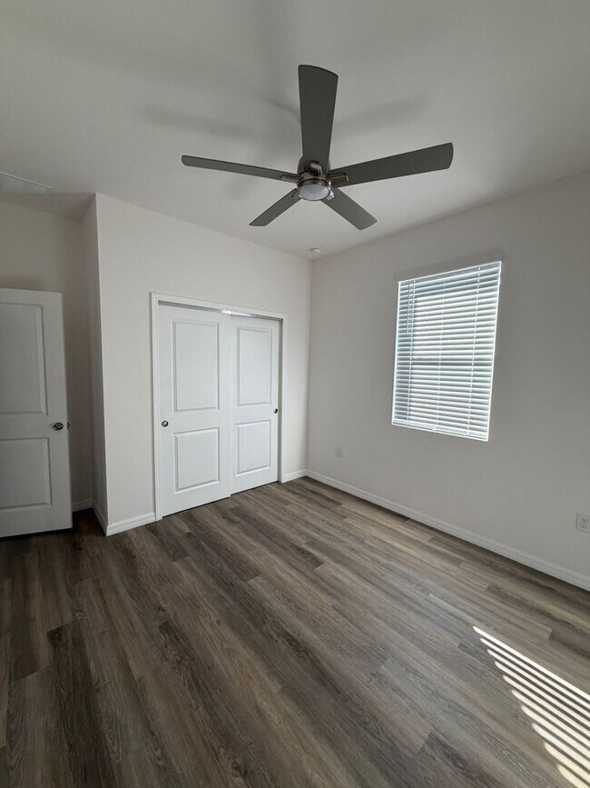 Foto del edificio - 16368 Branco Dr