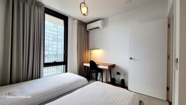 Foto del edificio - 987 Queen St