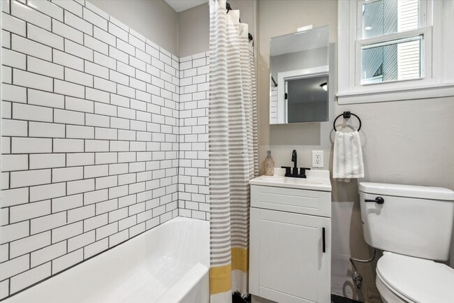 Building Photo - 2666 Janney St
