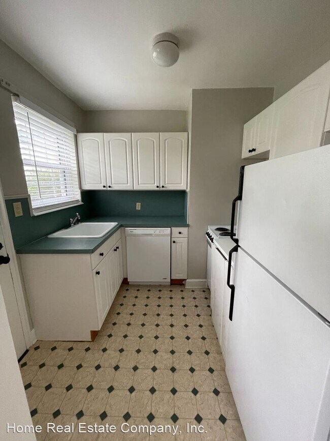Building Photo - 1 br, 1 bath House - 806 N. Avalon Road Apt D