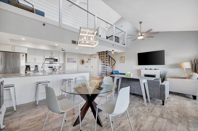 Building Photo - 19727 Gulf Blvd