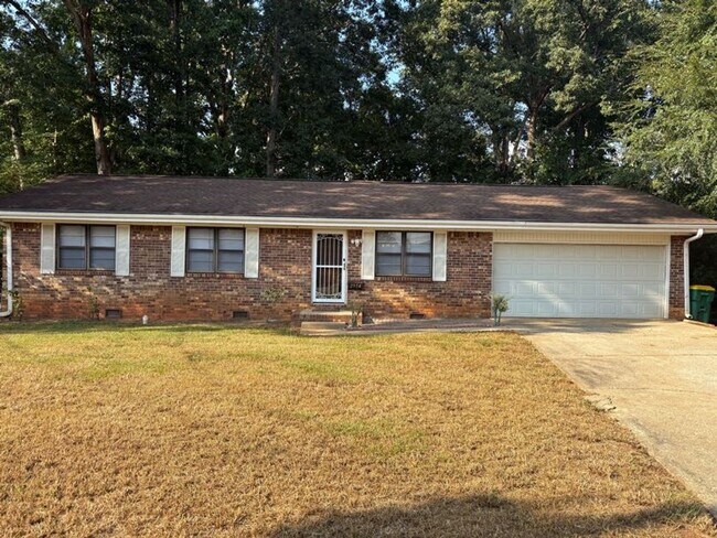 Building Photo - Welcome to this charming 3-bedroom, 1.5-ba...