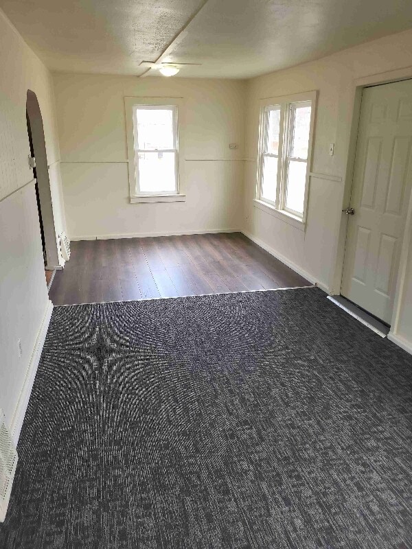 Building Photo - 1080 Thomas Ave