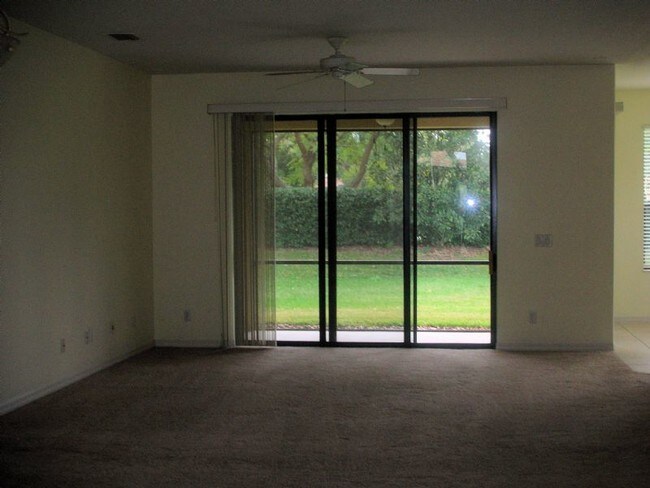 Building Photo - 317 Silver Falls Dr
