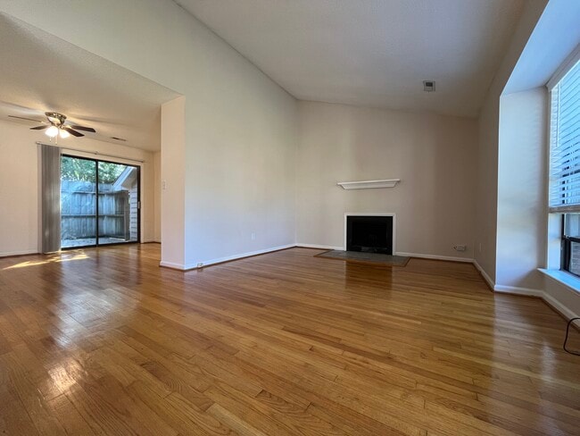 Building Photo - 6828 Ray Rd