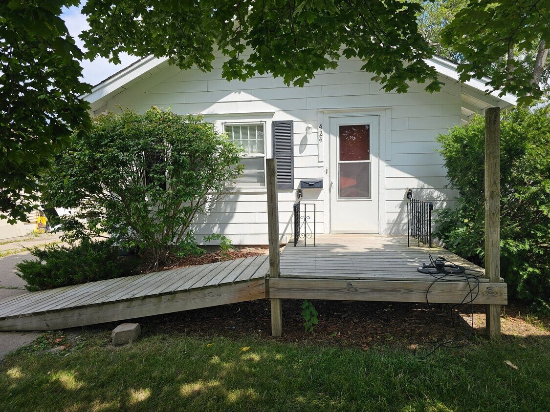 Primary Photo - SE 2 bedroom 1 bath off Mt Vernon rd