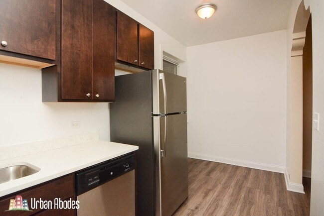 Building Photo - 2824 W Palmer St