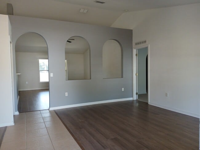 Building Photo - 3020 SE 45th Ct