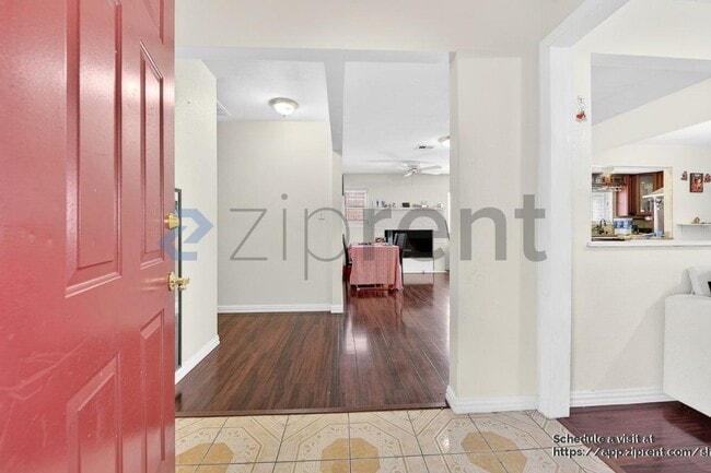 Foto del edificio - 502 Forest Cir