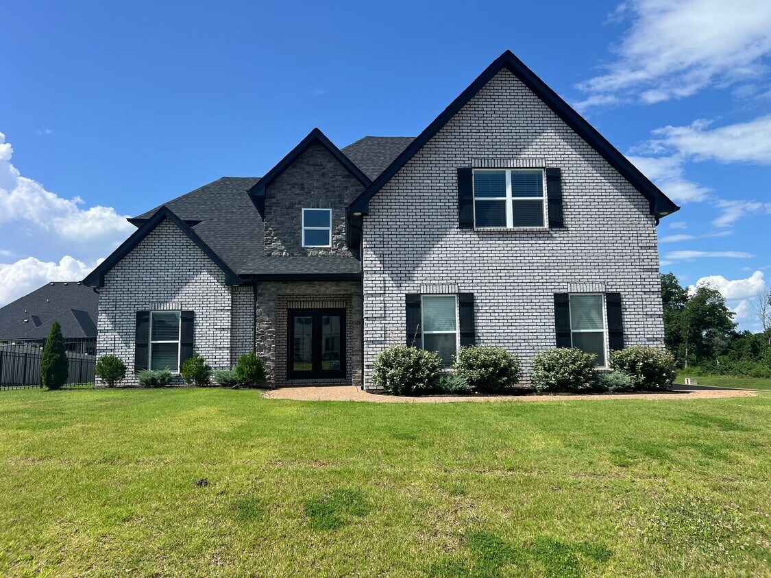 Primary Photo - Spacious 4 Bedroom 3.5 Bath + Media Room a...