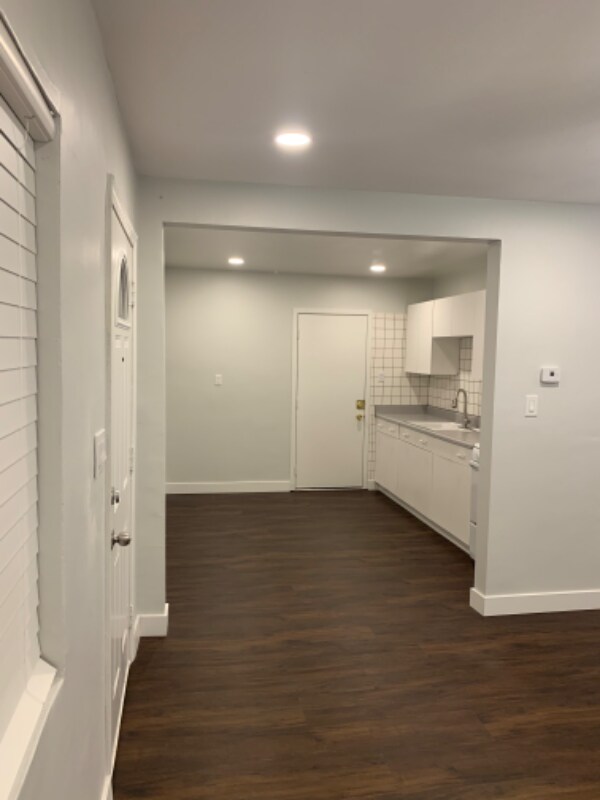 4561 154th St Unit A, Lawndale, CA 90260 Room for Rent in Lawndale