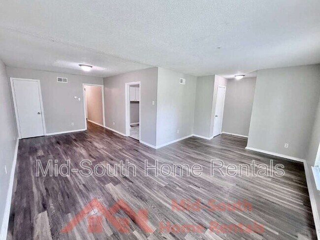 Building Photo - 4077 Forest View Dr