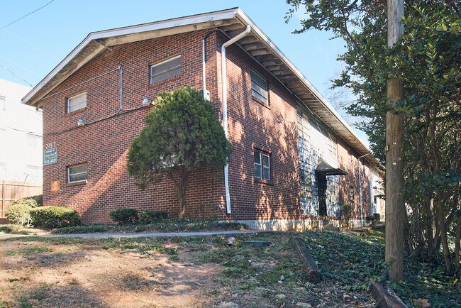 Foto del edificio - 2157 Lenox Rd NE