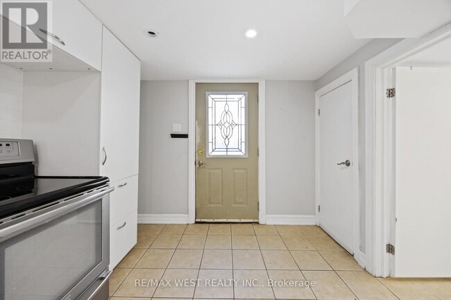 Photo du bâtiment - 2440 King Rd