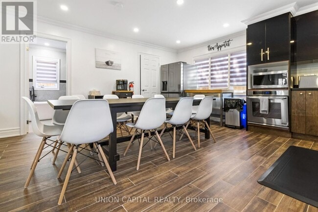 Building Photo - 186 Lincoln Rd W