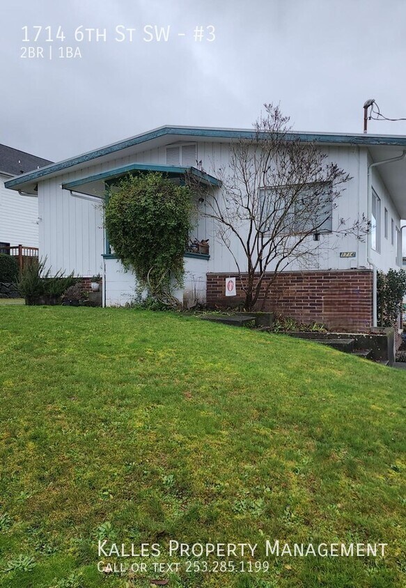 Primary Photo - Cute 2 Bed 1 Bath Multi-Triplex