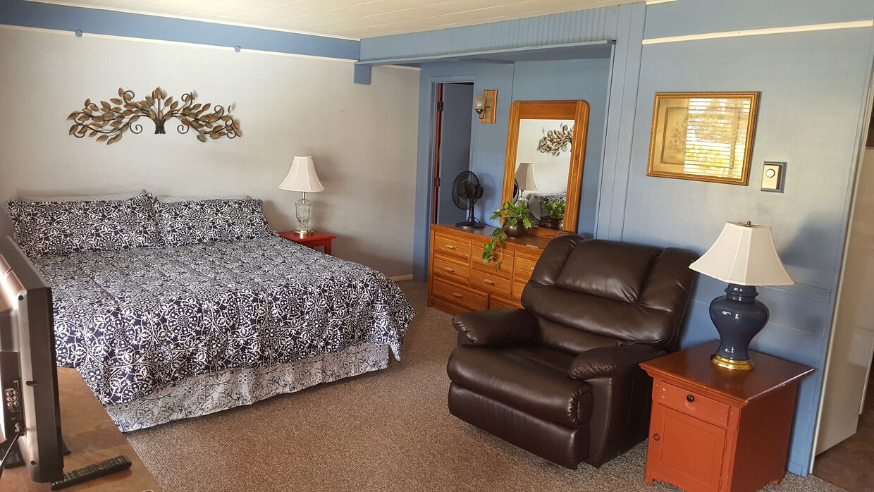 ROSE TREE INN - UPTOWN SEDONA- FURNISHED ... - ROSE TREE INN - UPTOWN SEDONA- FURNISHED  ...