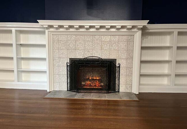 Foto del edificio - 2727 E Bradford Ave