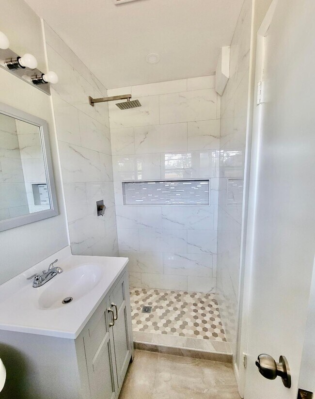 Foto del edificio - 1423 Flamingo Ln