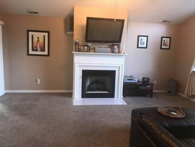 Building Photo - 8236 Nuckols Ln