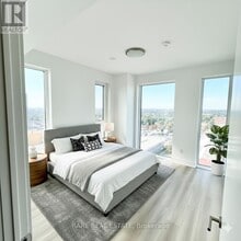 Building Photo - 25 Wellington St S