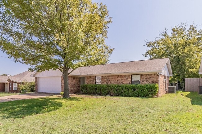 Building Photo - COMING SOON! UPDATED 3 BEDROOM IN ALEDO