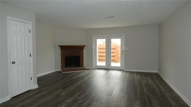 Foto del edificio - 2826 Webb Bridge Rd