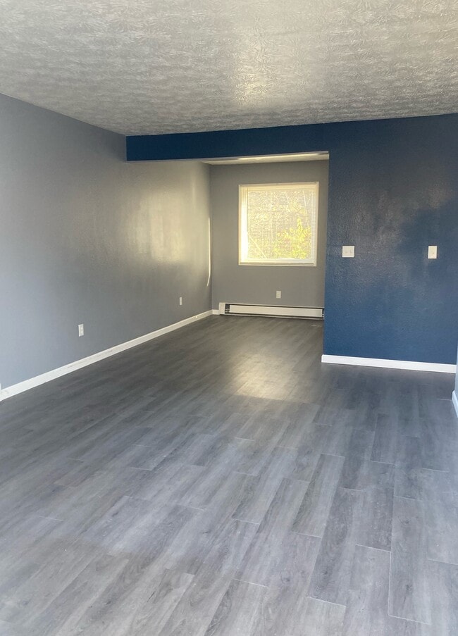 Peck Ave - Peck Ave Apartment