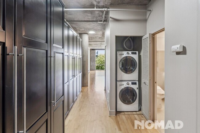 Foto del edificio - Large 1 Bedroom in Jack London Oakland w/ ...