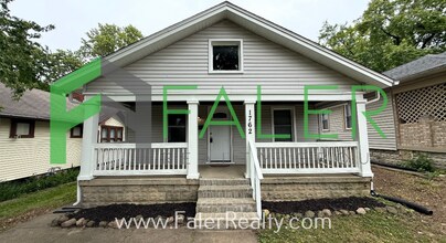 Building Photo - 1762 Suman Ave