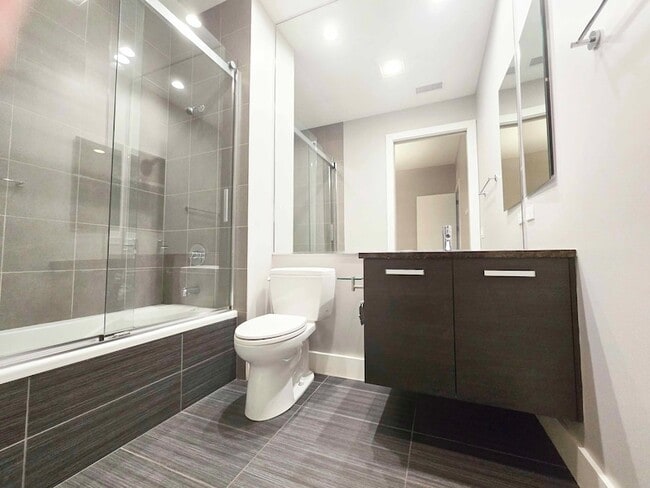 Foto del edificio - 1100 W Adams St