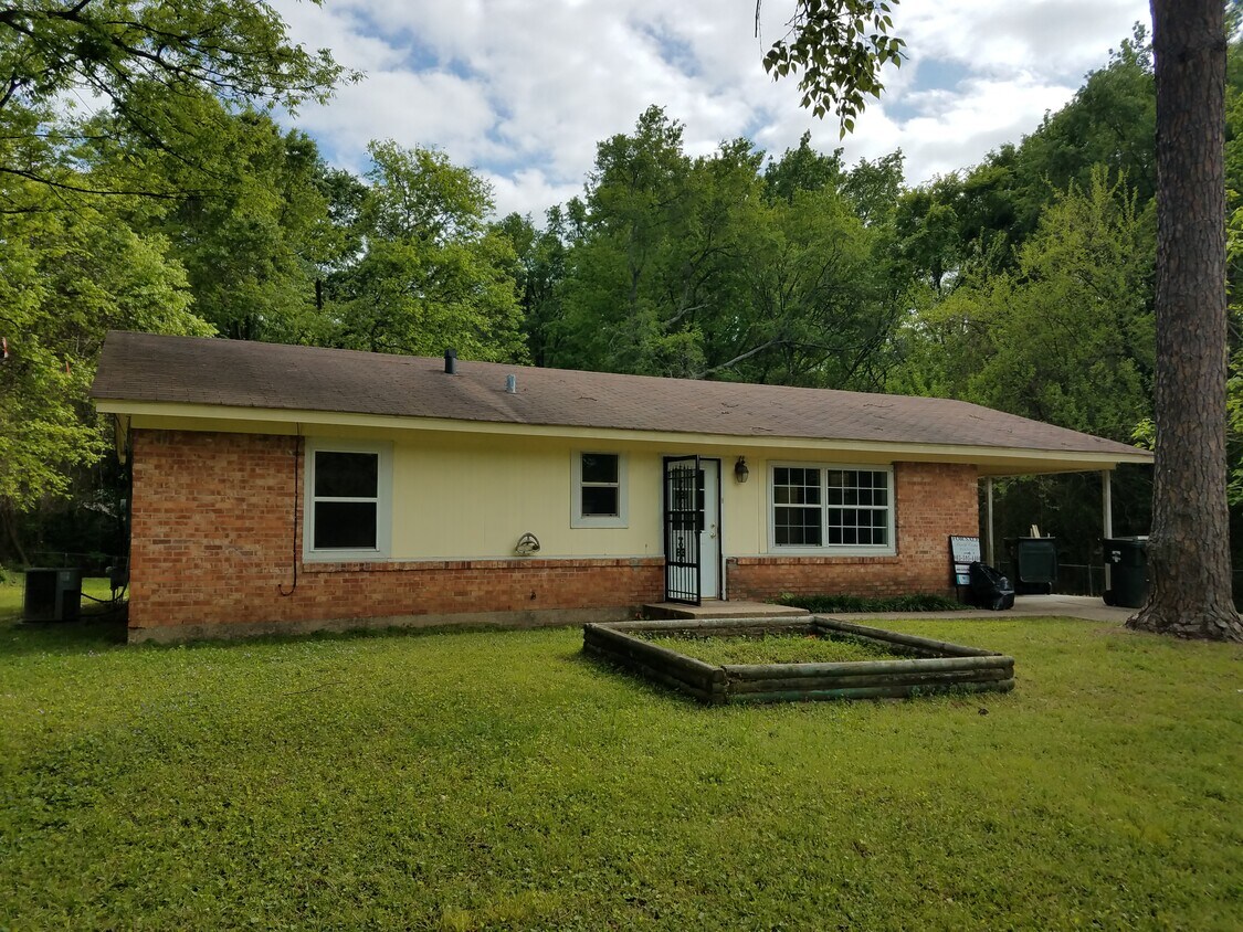 Primary Photo - 2536 W Oakwood St