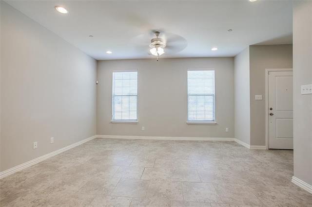 Foto del edificio - 1946 Timber Oaks Dr