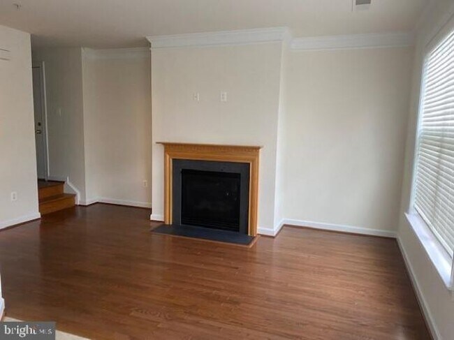 Building Photo - 3446 Carriage Walk Ct