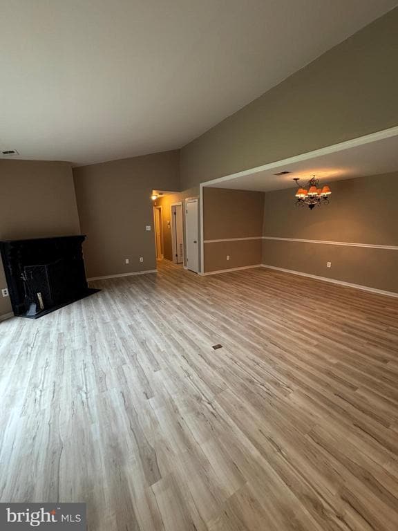 Building Photo - 906 Mews Dr