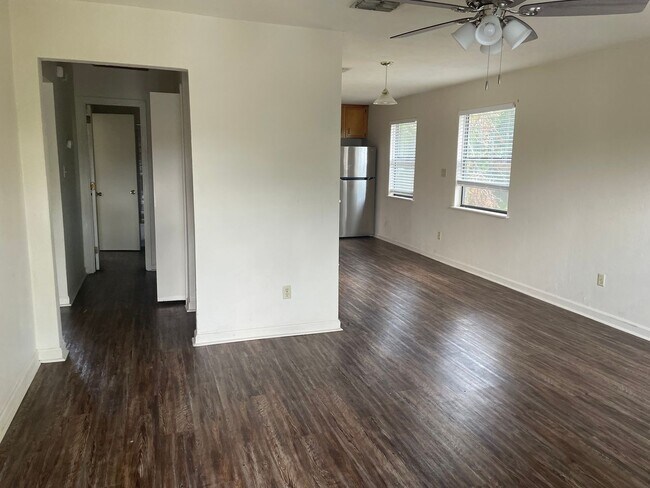 Building Photo - 301 Dixie Dr