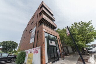 Building Photo - 2248 W Irving Park Rd