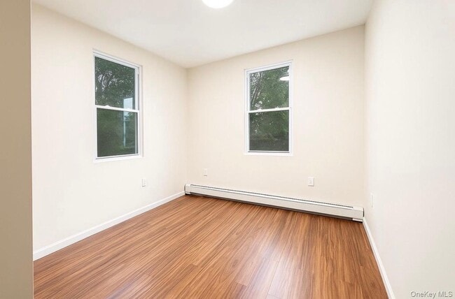 Building Photo - 557 Van Nest Ave